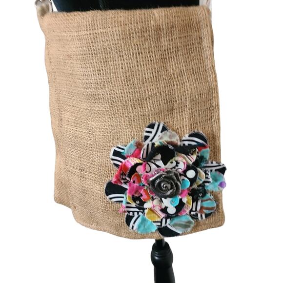 Burlap Wide Crossbody Silver Tone Grommets  Large Fabric Flower Purse Bag Boho - Picture 9 of 13